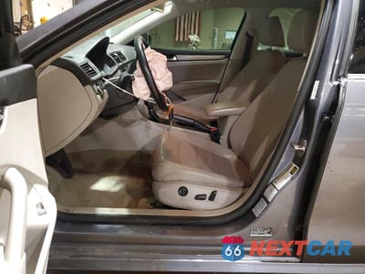 Zdjęcie 7 z 12 samochodu: 2015 VOLKSWAGEN PASSAT SE VIN:1VWBV7A34FC051551 - miniatura