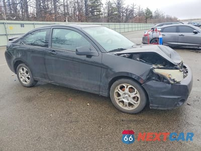 Czwarte zdjęcie samochodu z boku: 2010 FORD FOCUS SE VIN:1FAHP3CN9AW116776 - miniatura