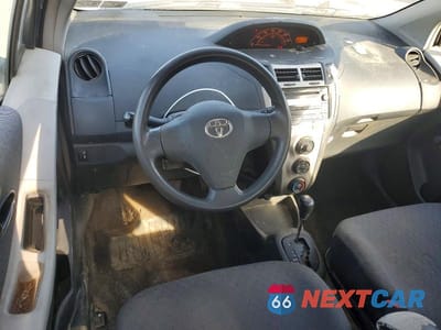 Zdjęcie 8 z 12 samochodu: 2010 TOYOTA YARIS VIN:JTDJT4K39A5294738 - miniatura