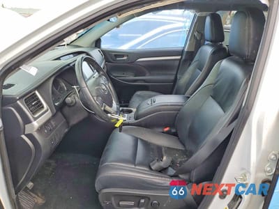 Zdjęcie 7 z 14 samochodu: 2019 TOYOTA HIGHLANDER XLE VIN:5TDJZRFH9KS578433 - miniatura