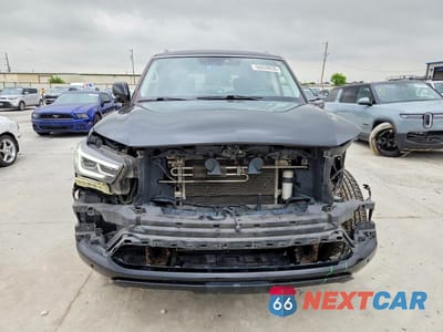 Piąte zdjęcie samochodu w środku: 2019 INFINITI QX80 LUXE VIN:JN8AZ2NF9K9688408 - miniatura