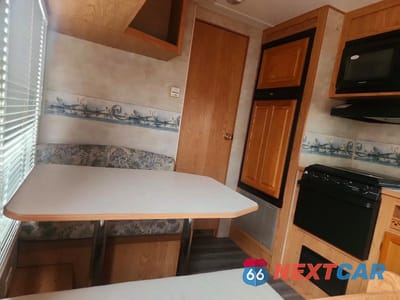 Zdjęcie 6 z 10 samochodu: 2004 JAYCO RV TRAILER VIN:1UJBJ02K441EG0314 - miniatura