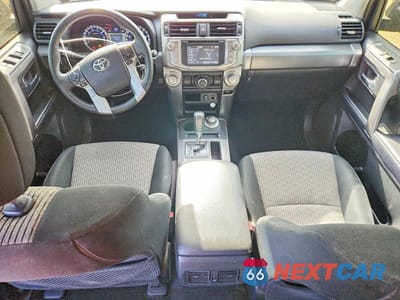 Zdjęcie 8 z 14 samochodu: 2019 TOYOTA 4RUNNER SR5 VIN:JTEBU5JR6K5667129 - miniatura