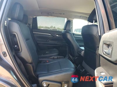 Zdjęcie 11 z 12 samochodu: 2019 TOYOTA HIGHLANDER LIMITED PLATINUM VIN:5TDDZRFH5KS955059 - miniatura