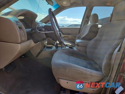 Zdjęcie 7 z 12 samochodu: 2001 JEEP GRAND CHEROKEE LAREDO VIN:1J4GW48S11C621185 - miniatura