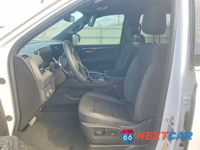 Zdjęcie 7 z 14 samochodu: 2026 CHEVROLET SUBURBAN C1500 LS VIN:1GNS5BKD4TR140033 - miniatura