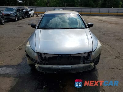 Piąte zdjęcie samochodu w środku: 2011 HONDA ACCORD LX VIN:1HGCP2F33BA136952 - miniatura