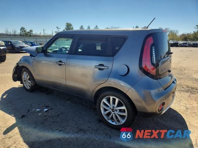 Drugie zdjęcie samochodu z przodu: 2018 KIA SOUL + VIN:KNDJP3A53J7510556 - miniatura