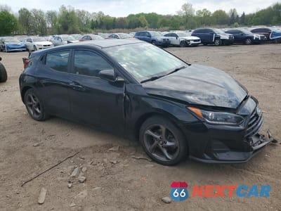 Czwarte zdjęcie samochodu z boku: 2020 HYUNDAI VELOSTER 2.0L VIN:KMHTG6AF9LU021517 - miniatura