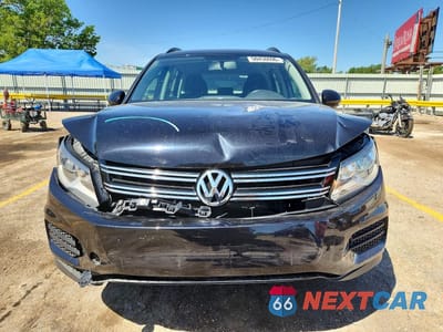Piąte zdjęcie samochodu w środku: 2018 VOLKSWAGEN TIGUAN LIMITED VIN:WVGAV7AXXJK004181 - miniatura