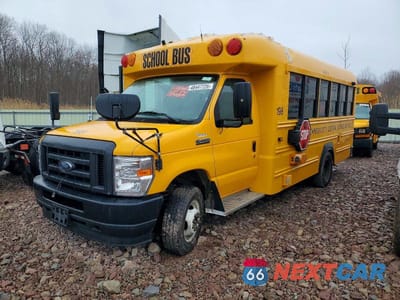 Drugie zdjęcie samochodu z przodu: 2022 FORD ECONOLINE E450 SUPER DUTY CUTAWAY VAN VIN:1FDFE4FN4NDC32277 - miniatura