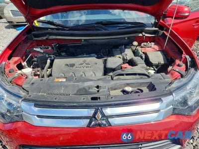 Zdjęcie 11 z 12 samochodu: 2015 MITSUBISHI OUTLANDER SE VIN:JA4AZ3A33FZ011321 - miniatura