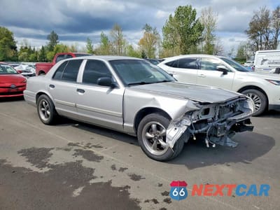 Czwarte zdjęcie samochodu z boku: 2009 FORD CROWN VICTORIA POLICE INTERCEPTOR VIN:2FAHP71VX9X138151 - miniatura