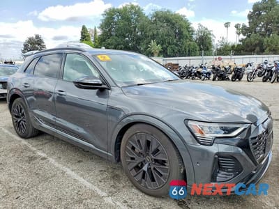 Czwarte zdjęcie samochodu z boku: 2024 AUDI Q8 E-TRON PRESTIGE VIN:WA16AAGE5RB024093 - miniatura