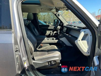 Piąte zdjęcie samochodu w środku: 2021 LAND ROVER DEFENDER 110 SE VIN:SALEP7RU4M2047972 - miniatura
