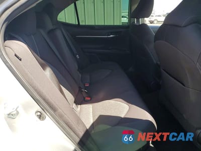 Zdjęcie 10 z 12 samochodu: 2022 TOYOTA CAMRY LE VIN:4T1C31AK5NU040760 - miniatura
