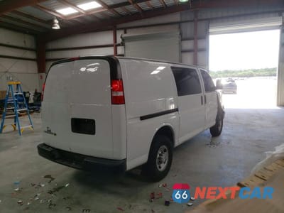 Trzecie zdjęcie samochodu z tyłu: 2020 CHEVROLET EXPRESS 25 VIN:1GCWGAFP5L1276611 - miniatura