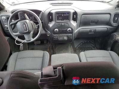 Zdjęcie 8 z 13 samochodu: 2023 GMC SIERRA K1500 VIN:1GTUUAED7PZ205649 - miniatura