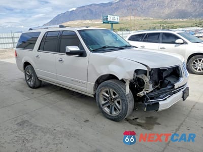 Czwarte zdjęcie samochodu z boku: 2015 LINCOLN NAVIGATOR L VIN:5LMJJ3JT4FEJ08752 - miniatura