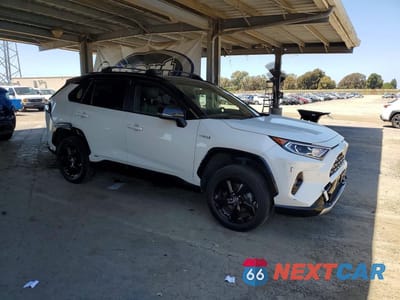 Czwarte zdjęcie samochodu z boku: 2019 TOYOTA RAV4 XSE VIN:JTMEWRFV8KJ017072 - miniatura