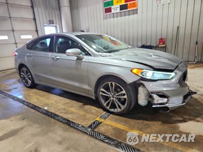 Czwarte zdjęcie samochodu z boku: 2020 FORD FUSION TITANIUM VIN:3FA6P0D91LR193283 - miniatura