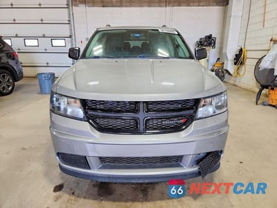 Piąte zdjęcie samochodu w środku: 2018 DODGE JOURNEY SE VIN:3C4PDCAB2JT352747 - miniatura