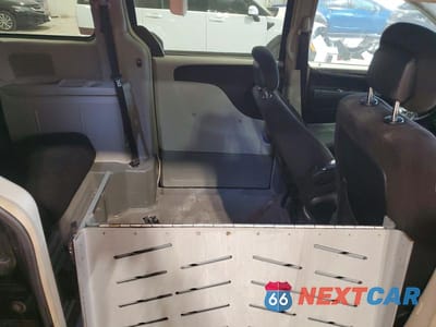 Zdjęcie 11 z 13 samochodu: 2011 DODGE GRAND CARAVAN CREW VIN:2D4RN5DG1BR661299 - miniatura
