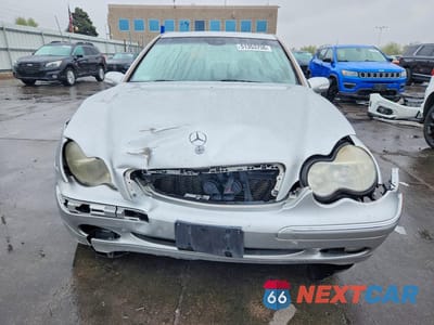 Piąte zdjęcie samochodu w środku: 2004 MERCEDES-BENZ C 240 4MATIC VIN:WDBRF81J14F553835 - miniatura