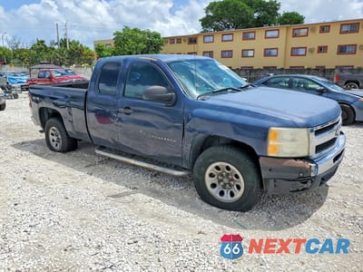 Czwarte zdjęcie samochodu z boku: 2010 CHEVROLET SILVERADO K1500 LT VIN:1GCSKSEA8AZ214831 - miniatura