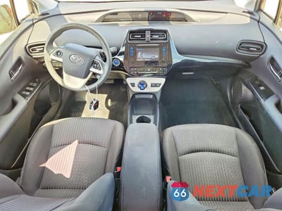 Zdjęcie 8 z 11 samochodu: 2017 TOYOTA PRIUS TWO VIN:JTDKBRFU8H3575426 - miniatura