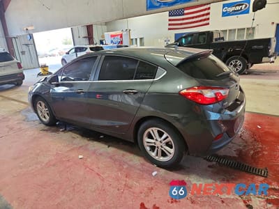 Drugie zdjęcie samochodu z przodu: 2017 CHEVROLET CRUZE LT VIN:3G1BE6SM8HS538424 - miniatura