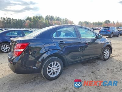 Trzecie zdjęcie samochodu z tyłu: 2017 CHEVROLET SONIC VIN:1G1JD5SG7H4105261 - miniatura