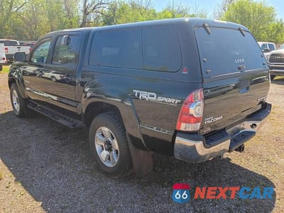 Trzecie zdjęcie samochodu z tyłu: 2015 TOYOTA TACOMA PRERUNNER V6 VIN:3TMJU4GN4FM179327 - miniatura