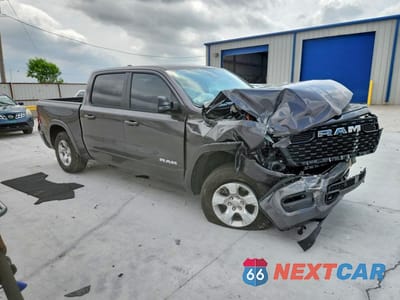 Czwarte zdjęcie samochodu z boku: 2025 RAM 1500 BIG HORN VIN:3C6RRFFG5S4152786 - miniatura