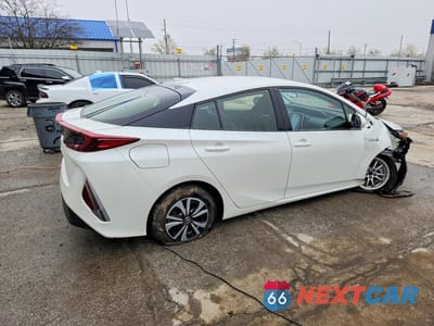 Trzecie zdjęcie samochodu z tyłu: 2017 TOYOTA PRIUS PRIME PREMIUM VIN:JTDKARFP7H3011585 - miniatura