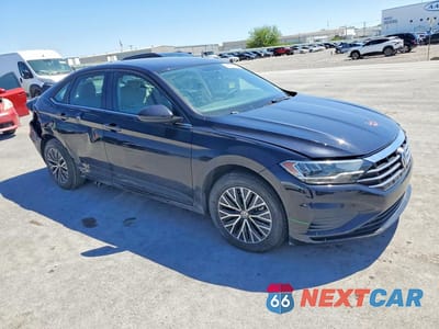 Czwarte zdjęcie samochodu z boku: 2021 VOLKSWAGEN JETTA S VIN:3VWC57BU9MM086075 - miniatura