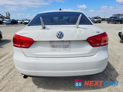 Zdjęcie 6 z 12 samochodu: 2015 VOLKSWAGEN PASSAT S VIN:1VWAT7A37FC093309 - miniatura