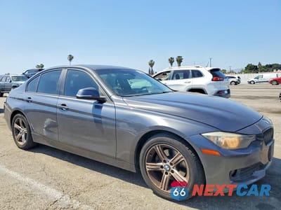 Czwarte zdjęcie samochodu z boku: 2013 BMW 320 I XDRIVE VIN:WBA3C3C55DF978782 - miniatura