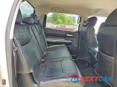 Zdjęcie 10 z 12 samochodu: 2017 TOYOTA TUNDRA SR5 VIN:5TFDW5F17HX665364 - miniatura