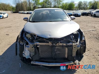 Piąte zdjęcie samochodu w środku: 2020 TOYOTA C-HR XLE VIN:NMTKHMBX8LR104870 - miniatura
