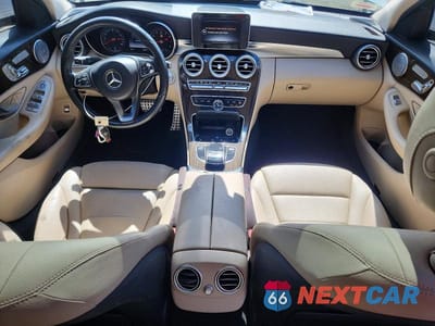 Zdjęcie 8 z 12 samochodu: 2015 MERCEDES-BENZ C 300 4MATIC VIN:55SWF4KB1FU049425 - miniatura