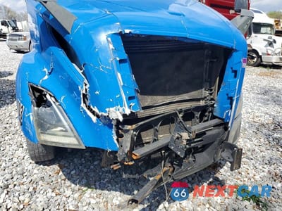 Zdjęcie 9 z 10 samochodu: 2019 VOLVO VNL SEMI TRUCK VIN:4V4NC9EH4KN215200 - miniatura