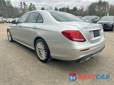 Trzecie zdjęcie samochodu z tyłu: 2017 MERCEDES-BENZ E 300 4MATIC VIN:WDDZF4KB7HA189074 - miniatura