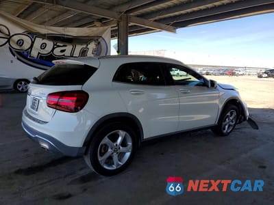 Trzecie zdjęcie samochodu z tyłu: 2018 MERCEDES-BENZ GLA 250 4MATIC VIN:WDCTG4GB2JJ437849 - miniatura