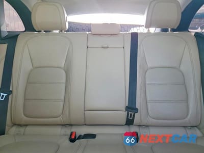 Zdjęcie 10 z 12 samochodu: 2017 JAGUAR F-PACE PRESTIGE VIN:SADCK2BV1HA080690 - miniatura