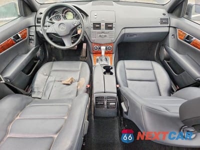 Zdjęcie 8 z 11 samochodu: 2011 MERCEDES-BENZ C 300 4MATIC VIN:WDDGF8BB9BR165172 - miniatura