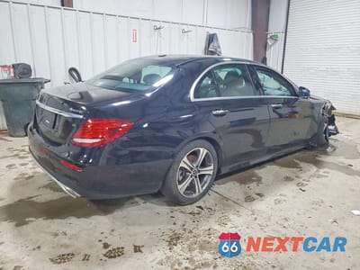 Trzecie zdjęcie samochodu z tyłu: 2020 MERCEDES-BENZ E 350 4MATIC VIN:W1KZF8EB8LA829644 - miniatura