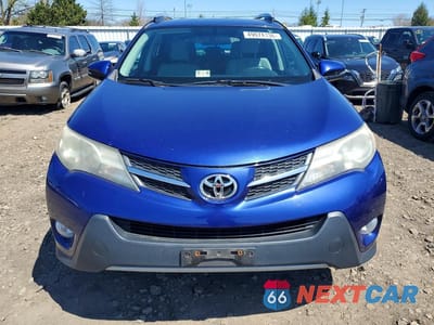 Piąte zdjęcie samochodu w środku: 2014 TOYOTA RAV4 XLE VIN:2T3RFREV0EW164351 - miniatura