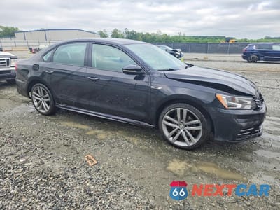 Czwarte zdjęcie samochodu z boku: 2018 VOLKSWAGEN PASSAT S VIN:1VWAA7A37JC019063 - miniatura
