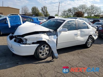 2000 TOYOTA CAMRY LE V6 4T1BF22K1YU940583 - główne zdjęcie licytacji z USA - miniatura